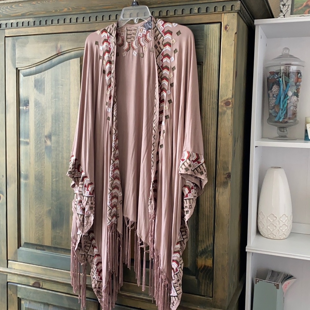 Tan fringe poncho w/ patterned edges